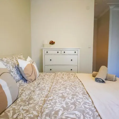 Apartment Guestfirst- Modern Boho Charm In Kallio Center Helsinki