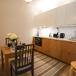 Apartment Guestfirst- Modern Boho Charm In Kallio Center *