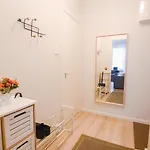 Huoneisto Guestfirst- Modern Boho Charm In Kallio Center Helsinki