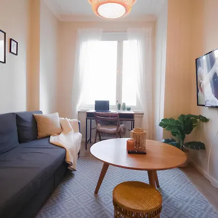 Guestfirst- Modern Boho Charm In Kallio Center Helsinki