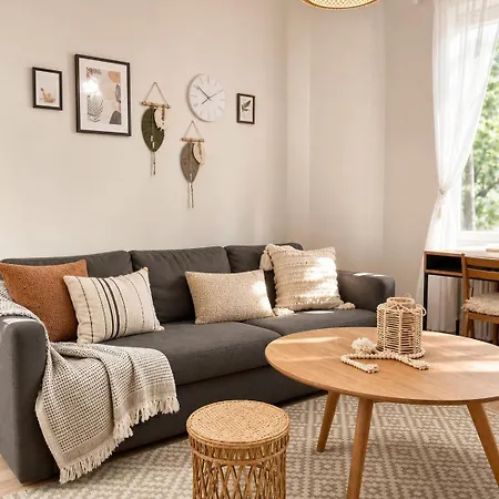 Lägenhet Guestfirst- Modern Boho Charm In Kallio Center