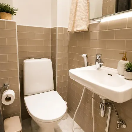 Apartment Guestfirst- Modern Boho Charm In Kallio Center