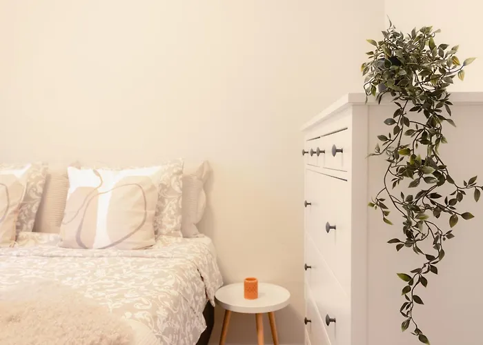 Apartamento Modern Boho Charm In Kallio, Walk To Center Helsínquia