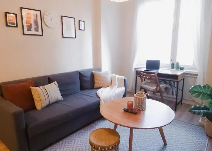 Modern Boho Charm In Kallio, Walk To Center Helsínquia