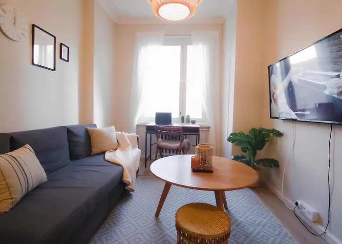 Guestfirst- Modern Boho Charm In Kallio Center ヘルシンキ