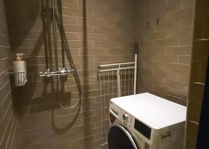 Apartamento Modern Boho Charm In Kallio, Walk To Center *