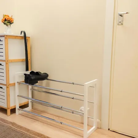 Guestfirst- Modern Boho Charm In Kallio Center Lägenhet Helsingfors