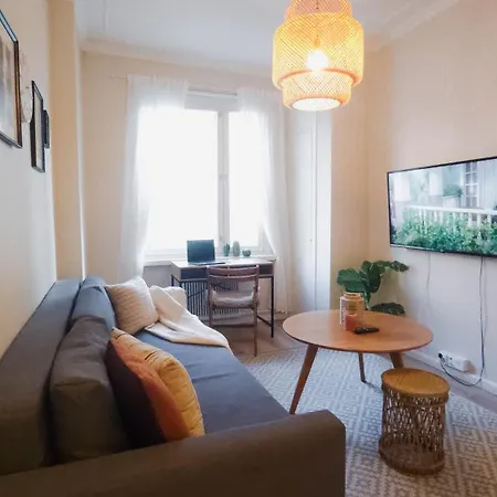 شقة Modern Boho Charm In Kallio, Walk To Center هلسنكي