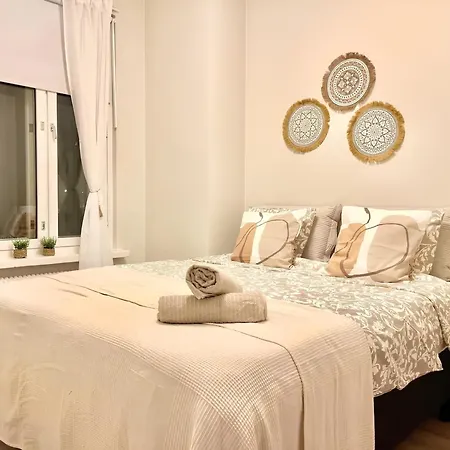 Guestfirst- Modern Boho Charm In Kallio Center *